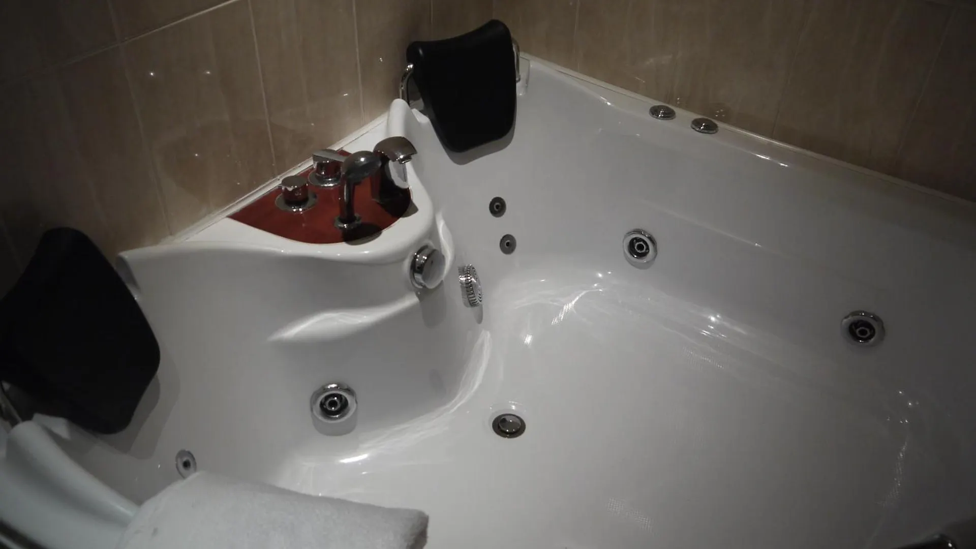 ****  Dimple Well Lodge Hotel Wakefield Verenigd Koninkrijk